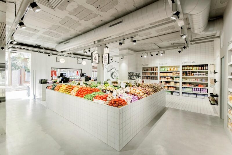 Khi thiết kế cửa hàng trái cây cần lựa chọn nội thất phù hợp