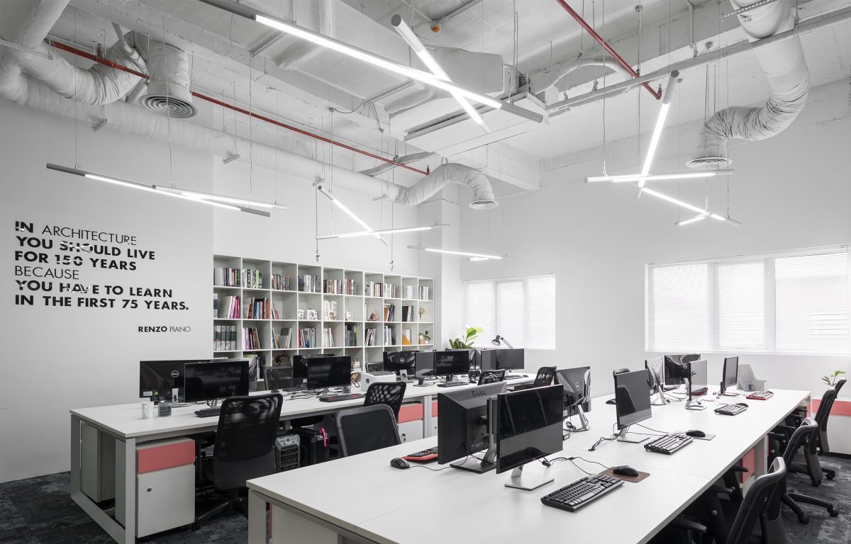 Mẫu thiết kế văn phòng nhỏ diện tích 60m2 với tone màu trắng sáng sang trọng