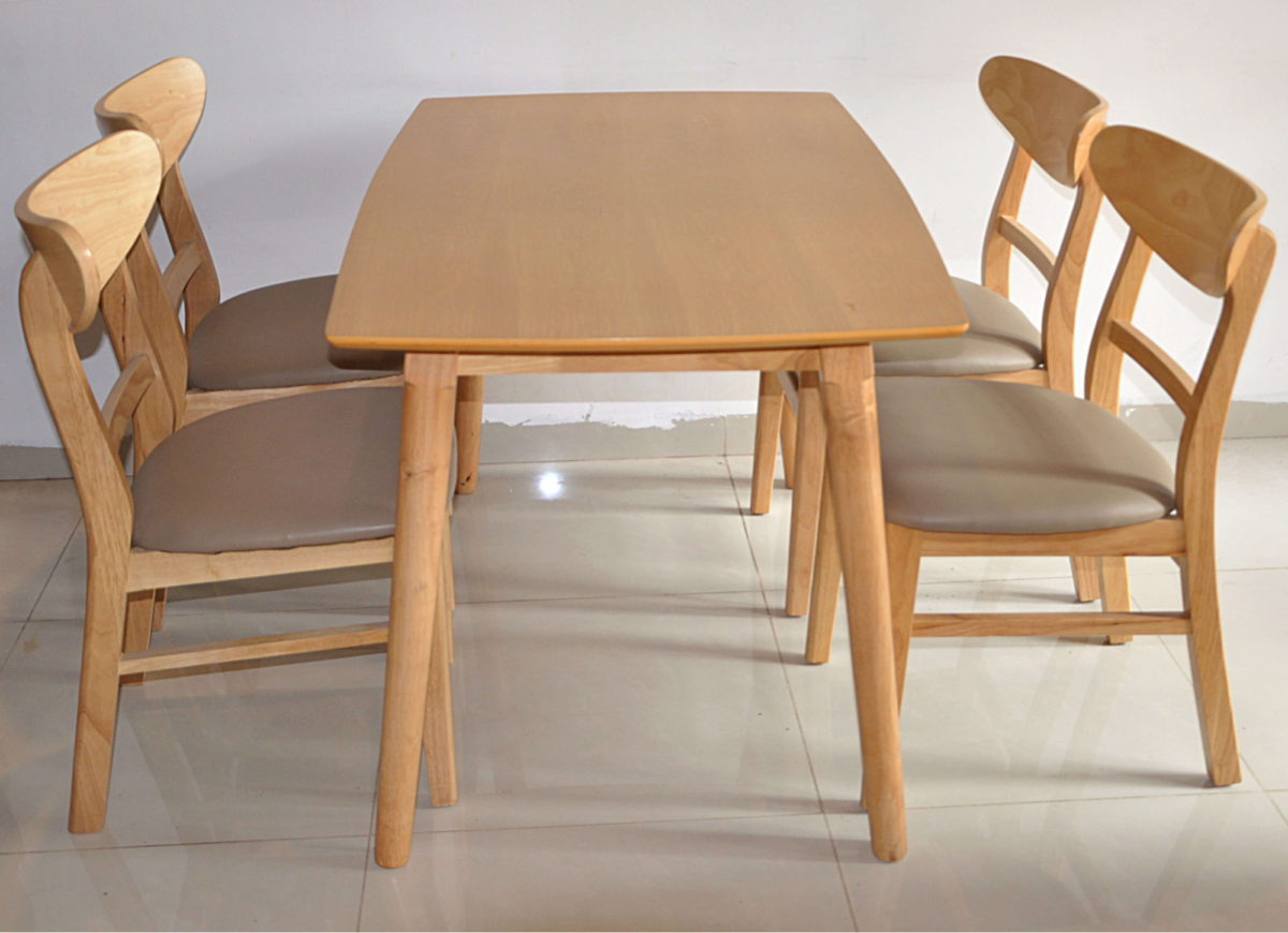 Thiết kế bàn ghế làm từ chất liệu gỗ sồi