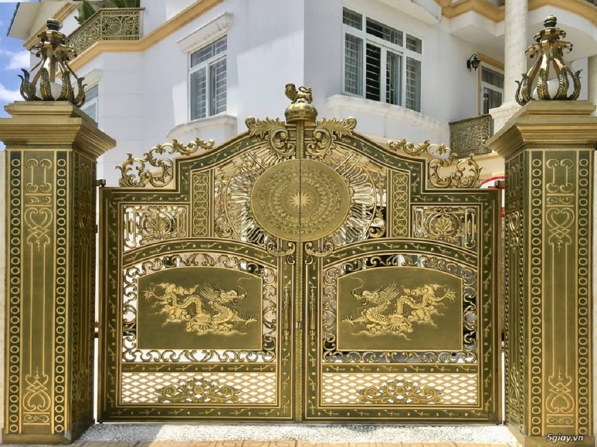 Mẫu thiết kế trụ cổng nhà đẹp bằng nhôm đúc