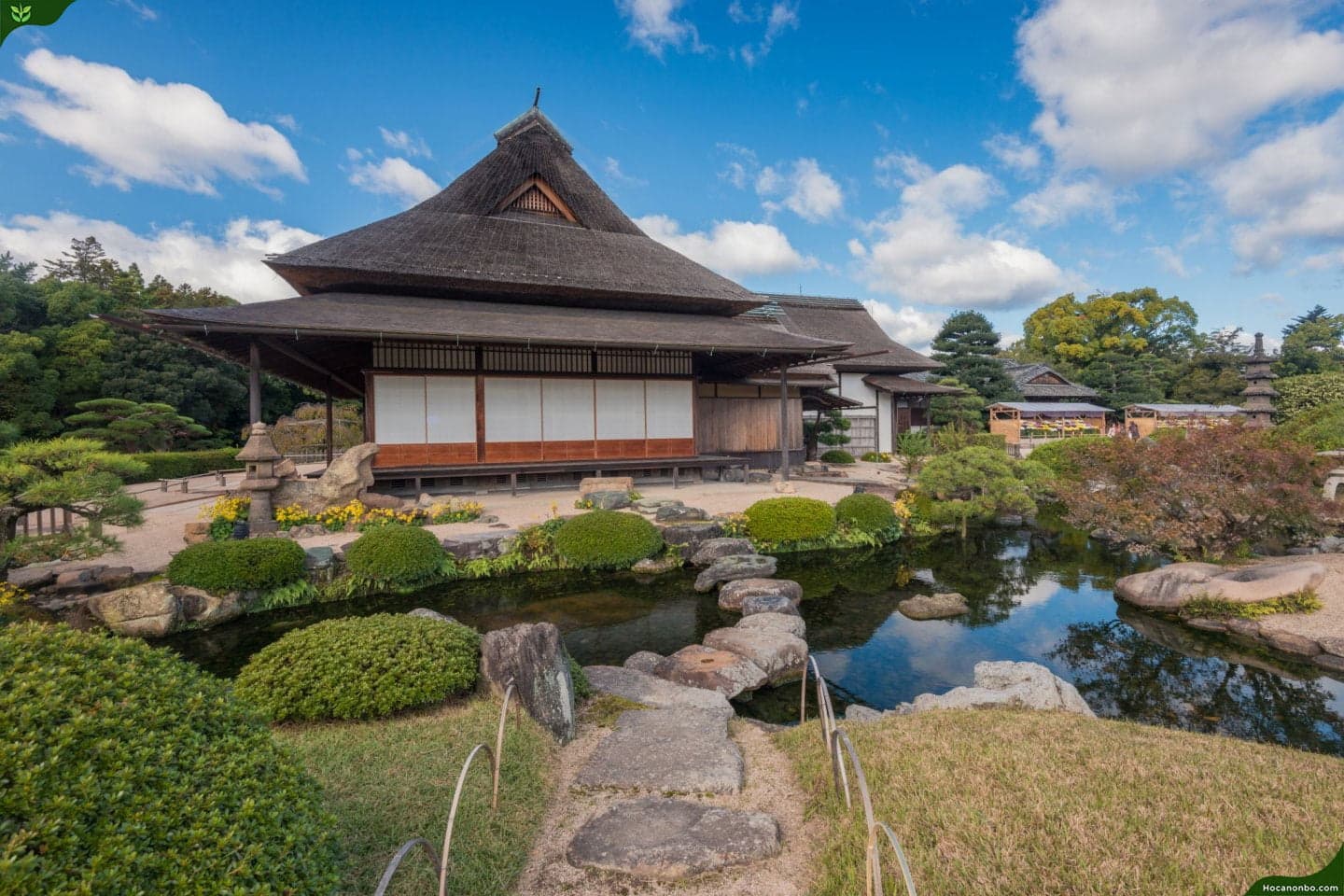 Không gian nhà vườn cổ điển thể hiện sự cổ kính, đậm chất kiến trúc Nhật