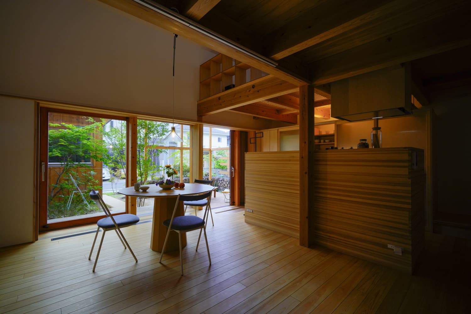 Nhà bằng gỗ 12m2 tạo sự khác biệt, điểm ấn tượng thu hút sự chú ý