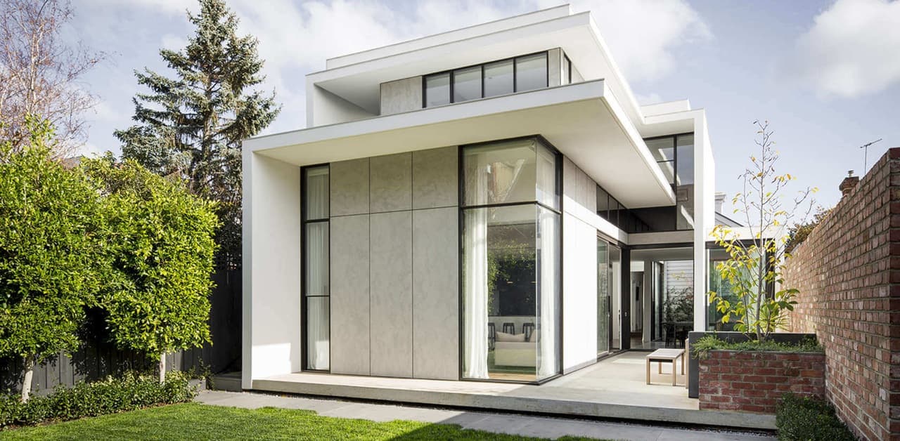 Kiến trúc tối giản mang lại điểm nhấn thu hút cho căn nhà mái bằng
