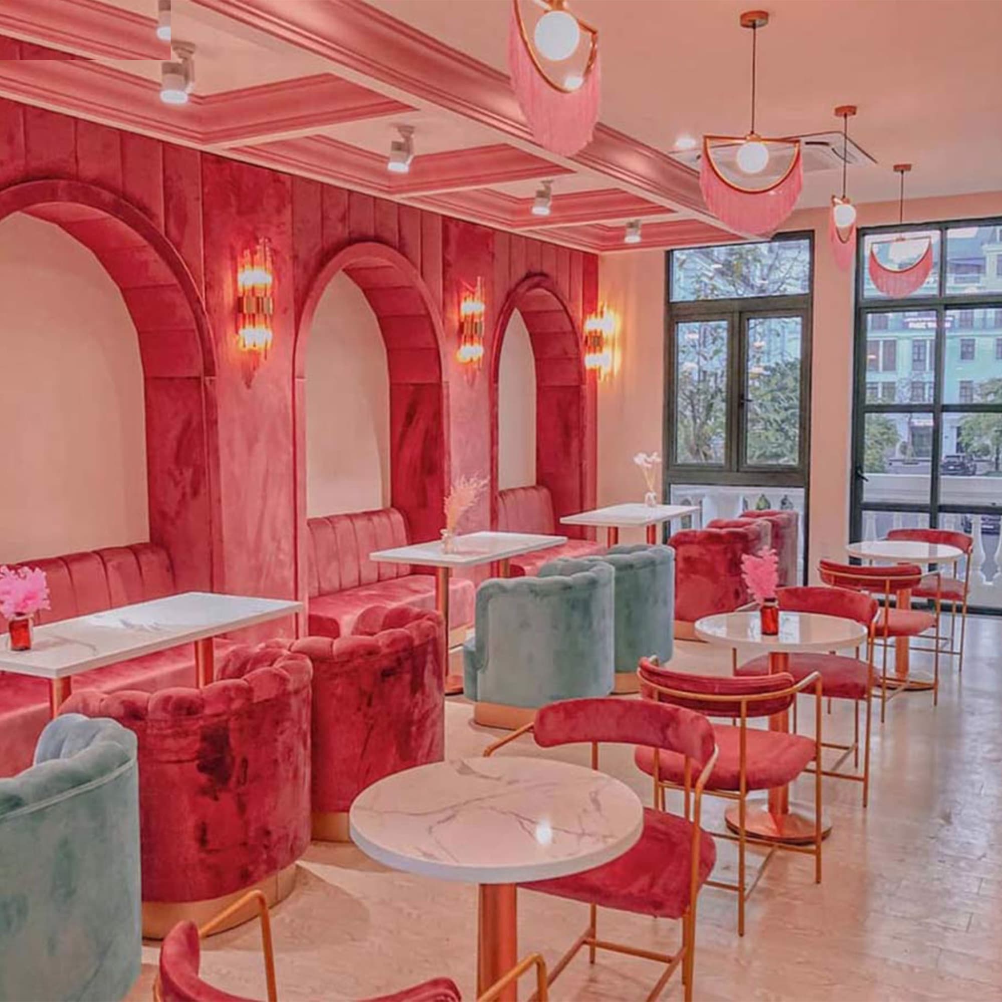 Chiêm ngưỡng mẫu thiết kế quán trà sữa tone hồng dành cho hội chị em