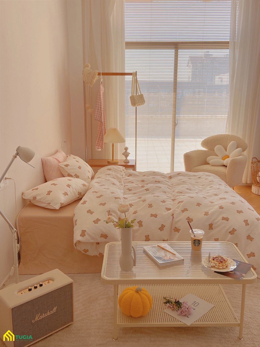 Decor phòng ngủ chill với đồ nội thất hiện đại, thông minh