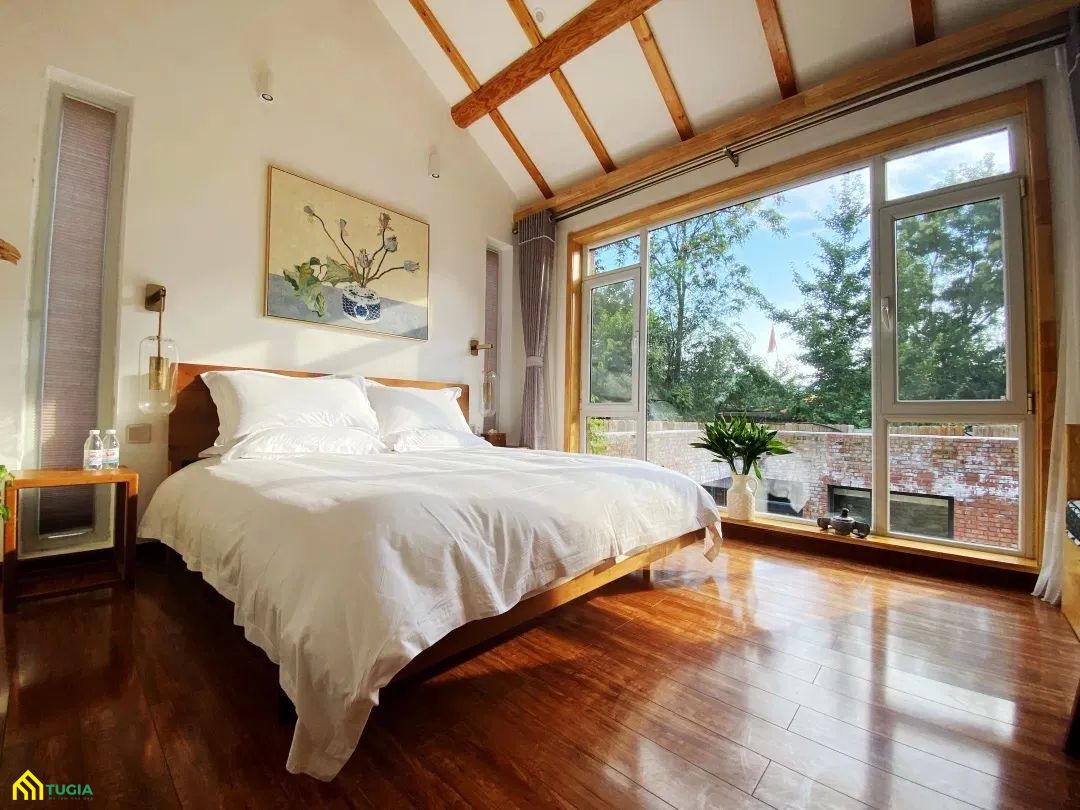 Ốp sàn gỗ tự nhiên cho phòng ngủ thêm mát mẻ