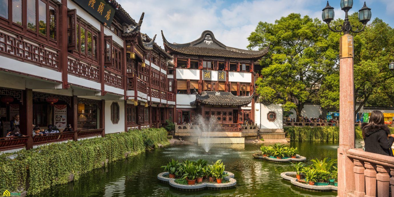 Sân vườn phong cách Trung Quốc đậm chất truyền thống, sang trọng