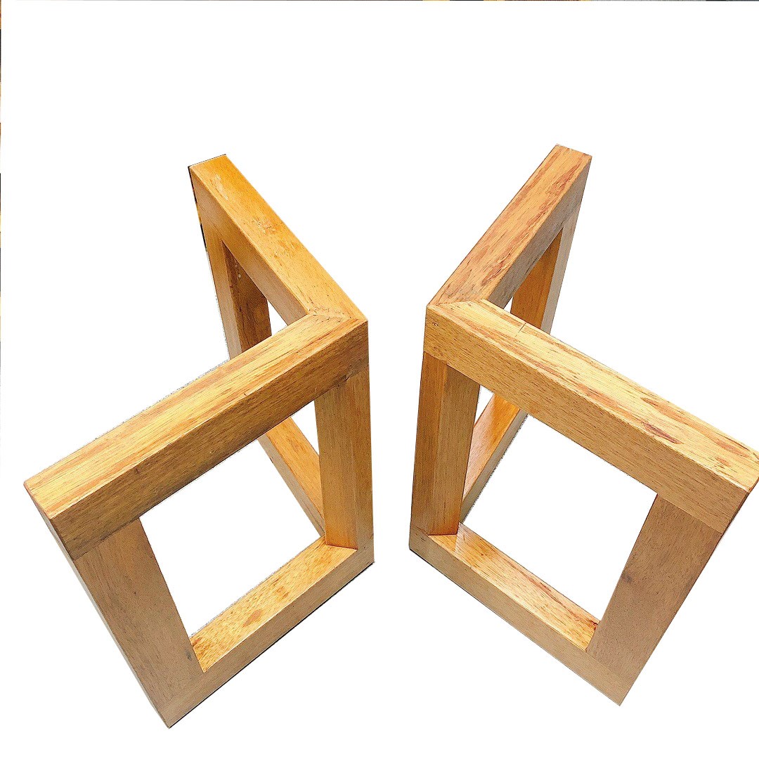 Chân bàn gỗ tự nhiên chắc chắn, thiết kế đơn giản