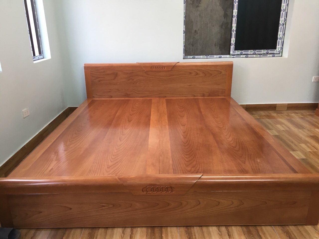 Thi công giường phản gỗ Hương nguyên khối cao cấp