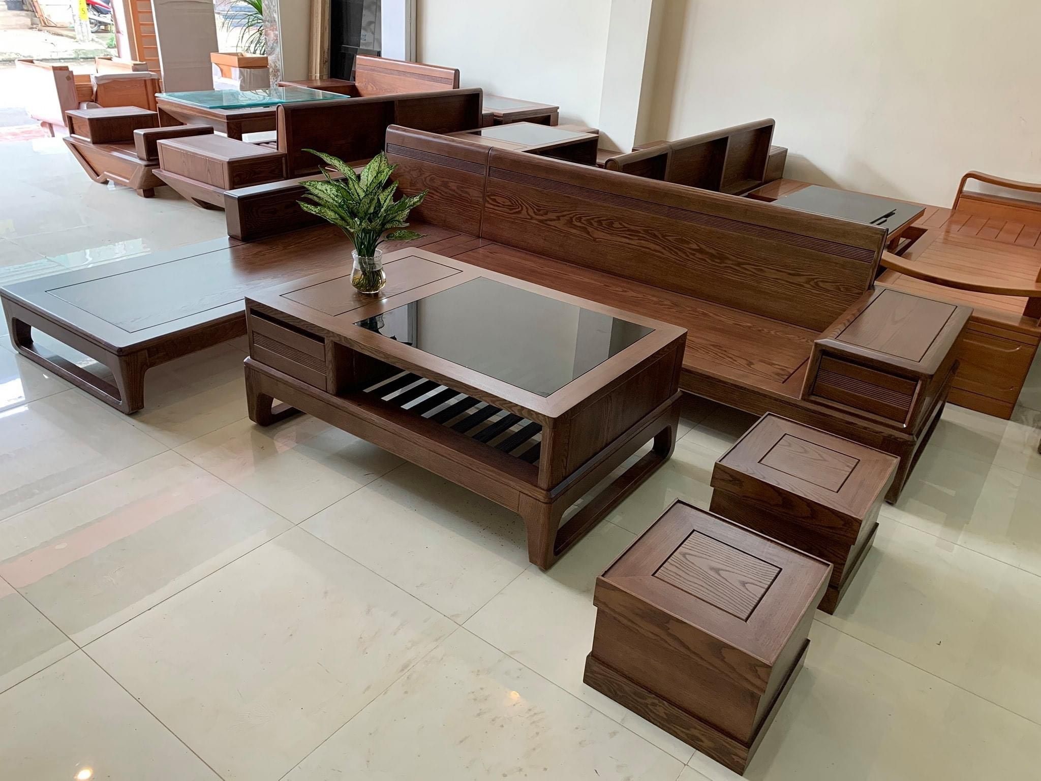 Bề mặt sofa gỗ mịn màng dễ dàng trong việc vệ sinh và lau chùi