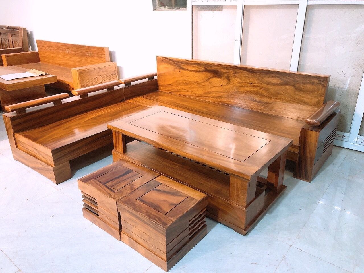 Lưu ý khi chọn mua sofa gỗ nguyên khối