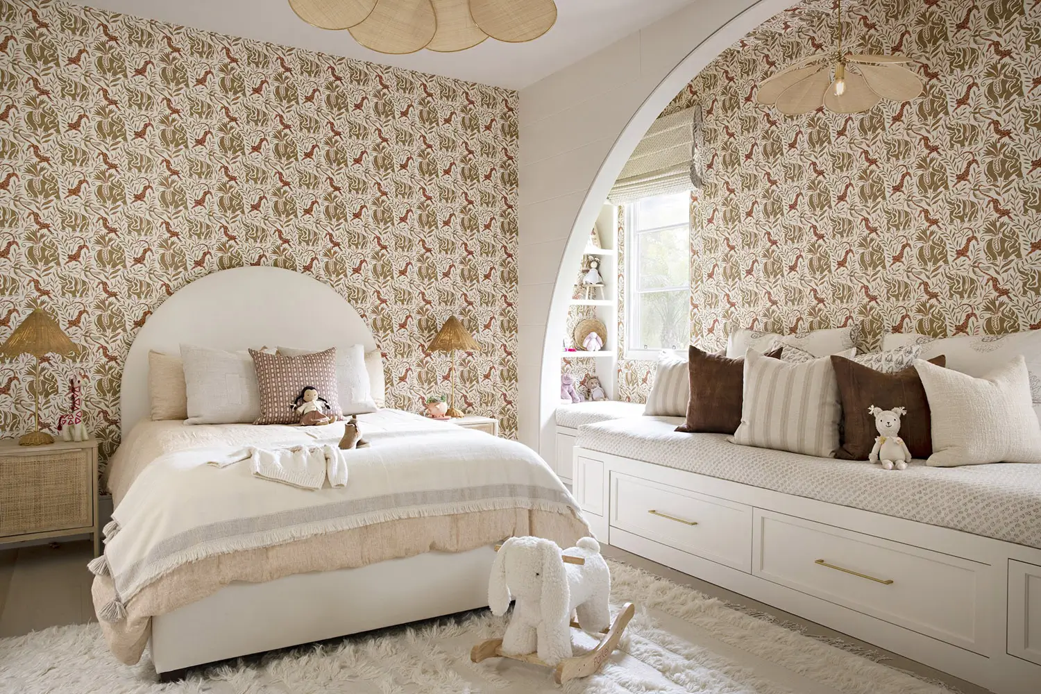 Phòng ngủ đẹp cho bé gái 15 tuổi với phong cách tối giản và thông minh