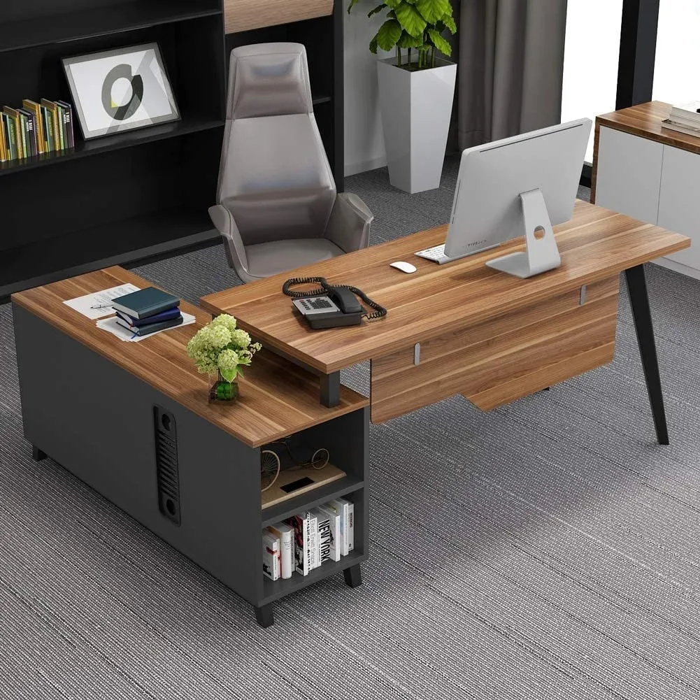 Mẫu thiết kế bàn làm việc giám đốc với chất liệu gỗ công nghiệp được các công ty hiện nay ưa chuộng