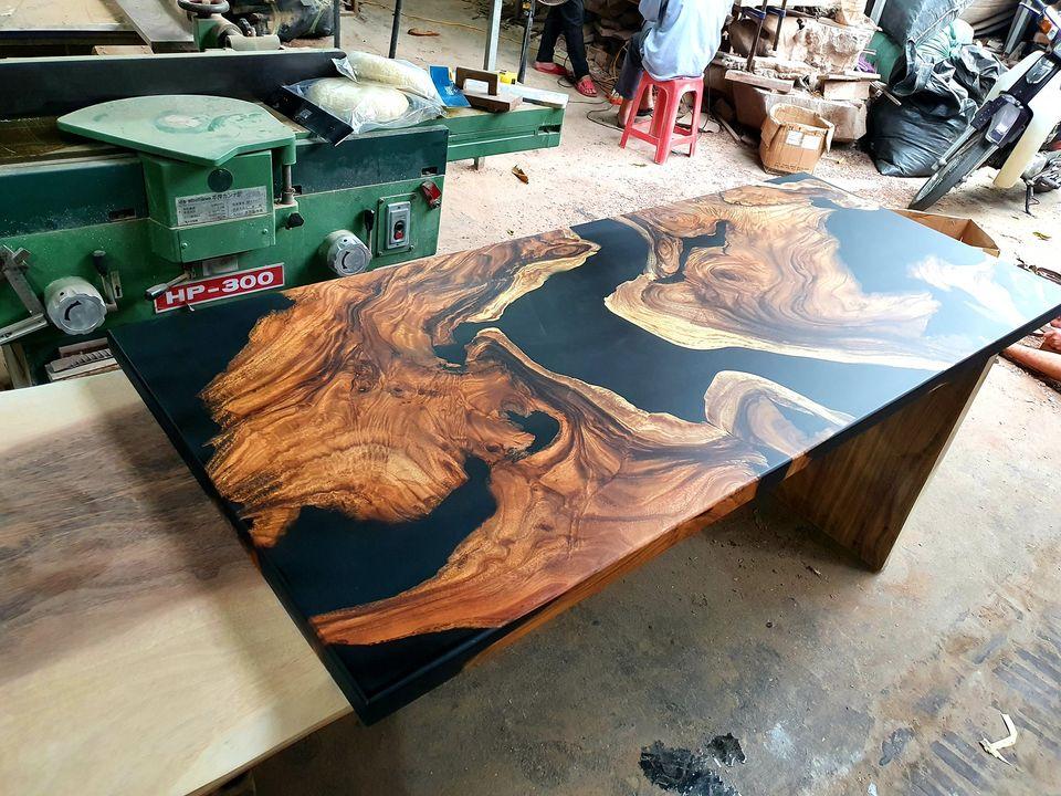 Bàn me tây đổ epoxy với thiết kế đốc đáo, riêng biệt