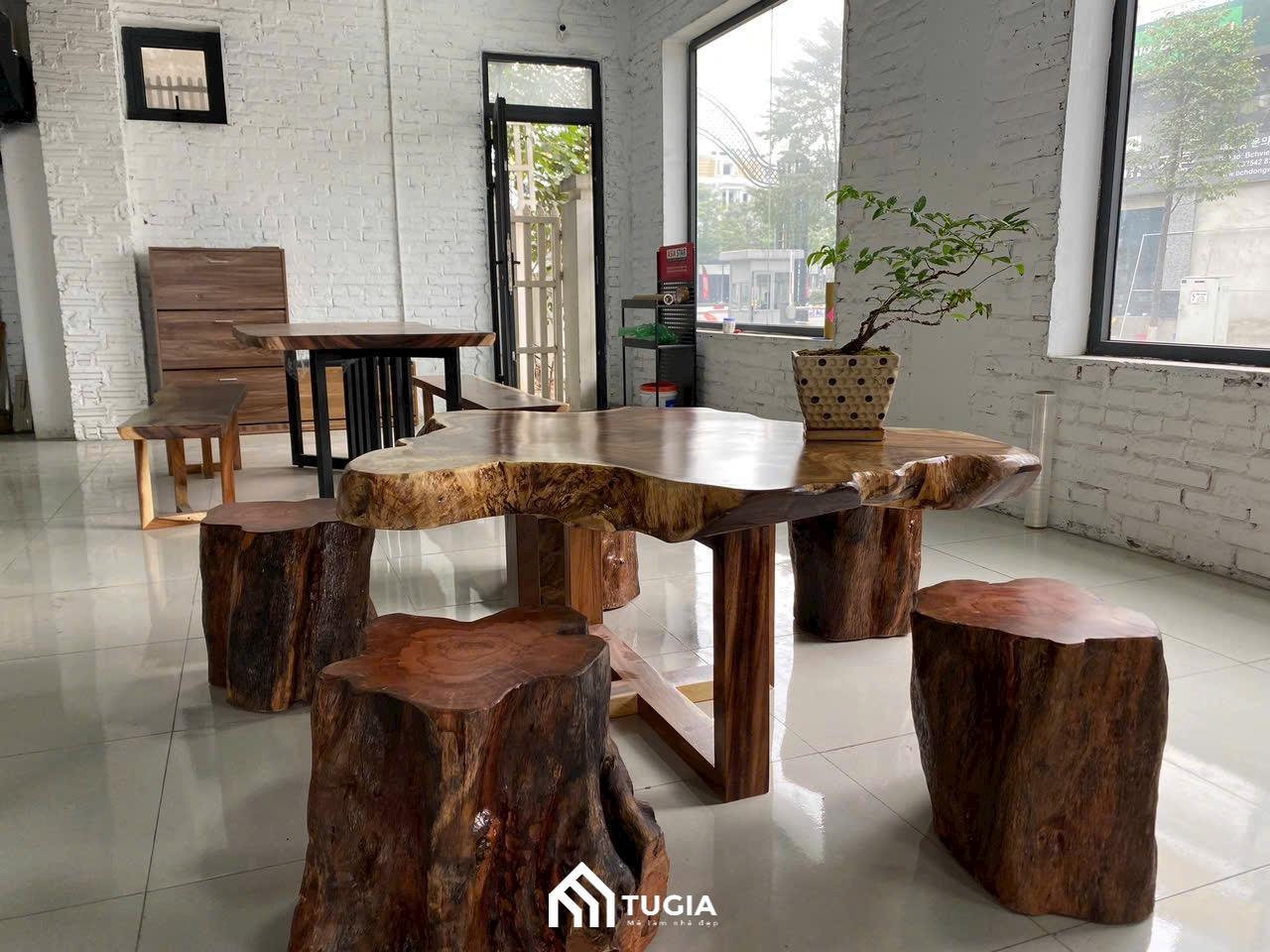 Bàn trà gỗ me tây nguyên tấm vân gỗ đẹp tự nhiên
