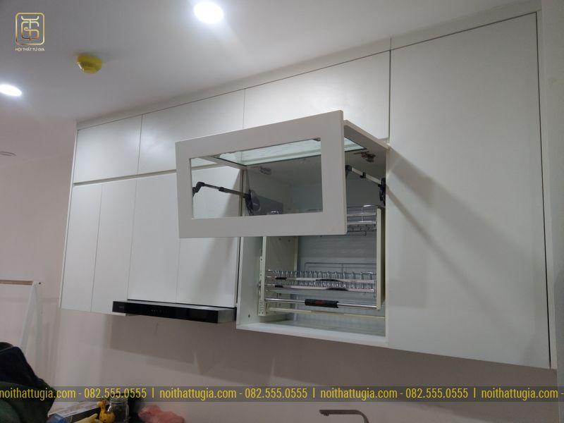 Hệ tủ bếp gỗ công nghiệp MDF phủ Melamine với các thiết bị nội thất đầy đủ