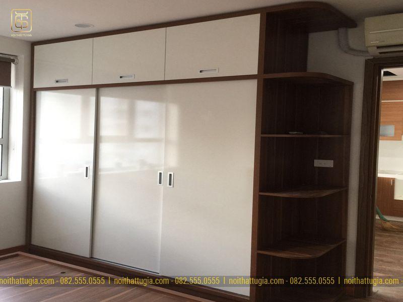 Tủ quần áo bằng gỗ công nghiệp MDF với thiết kế cánh lùa kịch trần