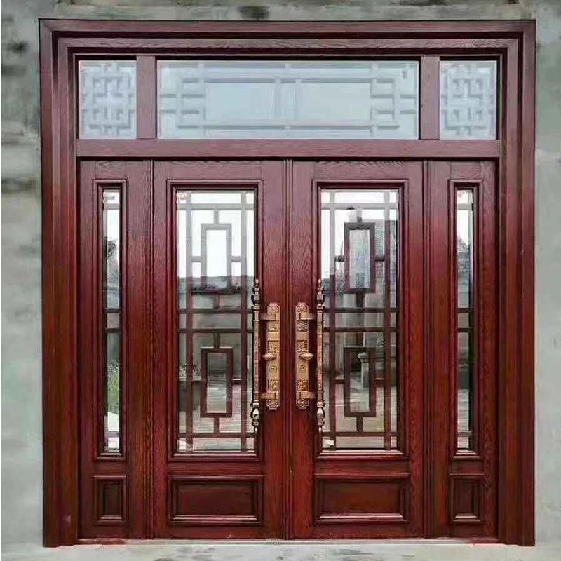 Cửa 4 cánh thiết kế không đều nhau bằng gỗ tự nhiên