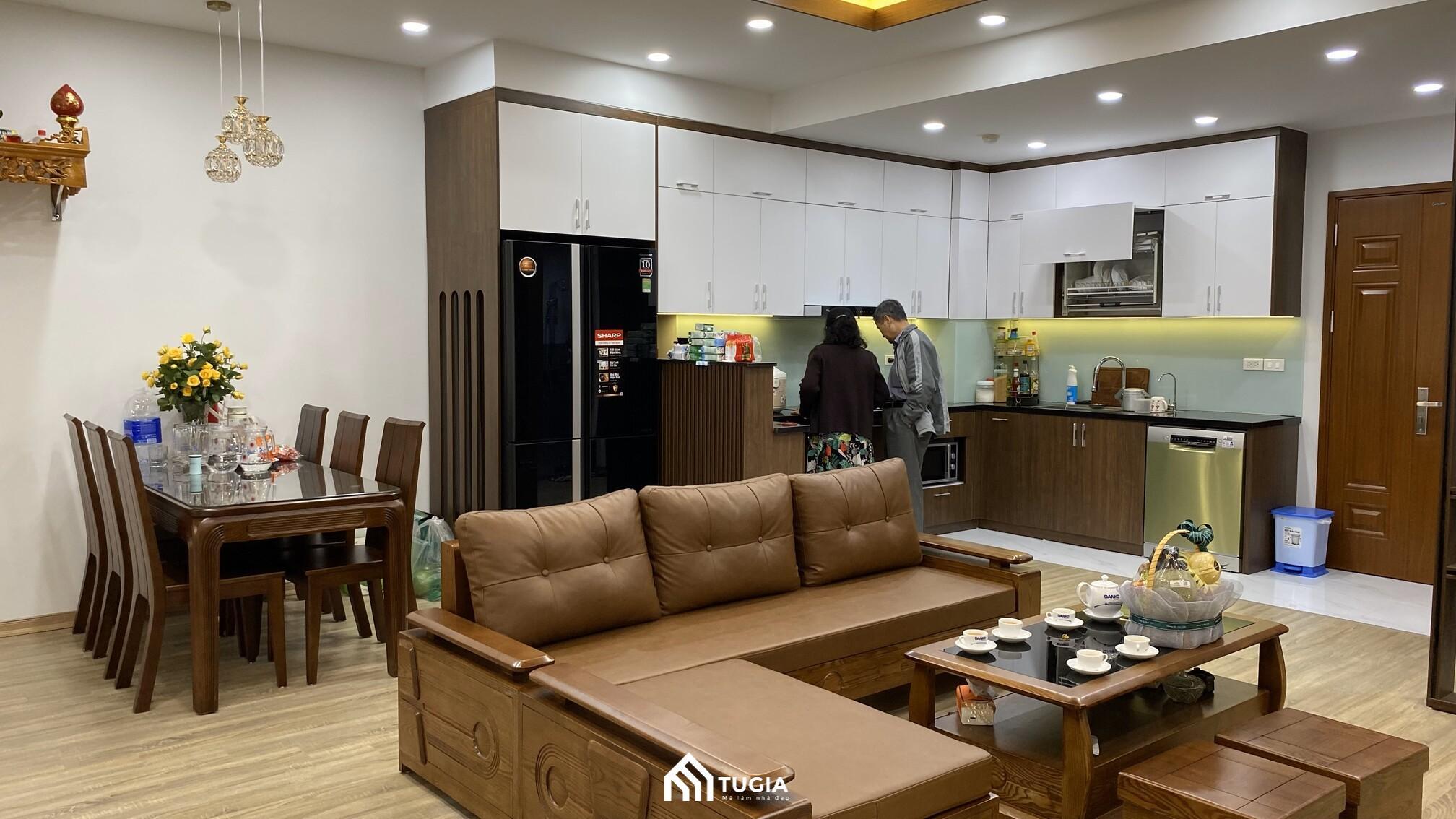 Căn hộ 1 phòng ngủ được thi công với nội thất từ gỗ tự nhiên và gỗ công nghiệp