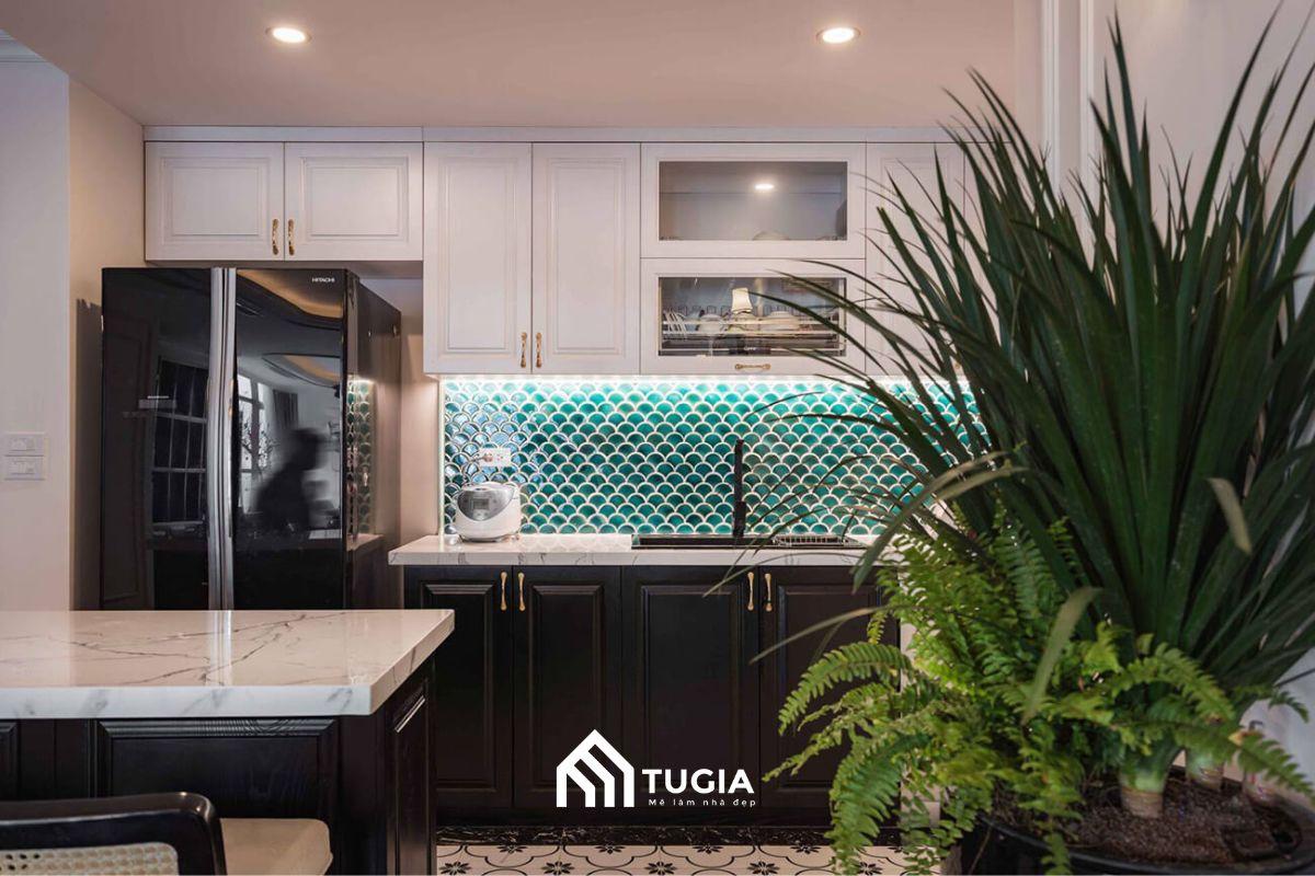 Mẫu bếp phong cách Đông Dương đơn giản với cách ốp gạch mosaic đặc trưng