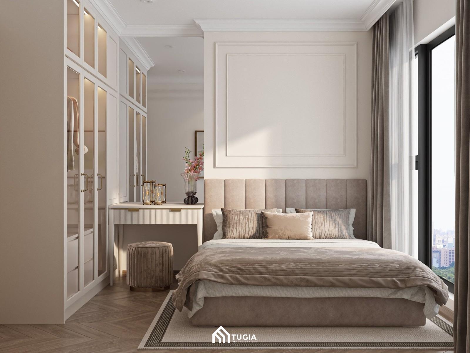 Phòng ngủ master ấm cúng với cửa kính lớn đón sáng, kết hợp rèm hai lớp mang lại sự riêng tư nhưng vẫn đảm bảo ánh sáng tự nhiên dịu nhẹ