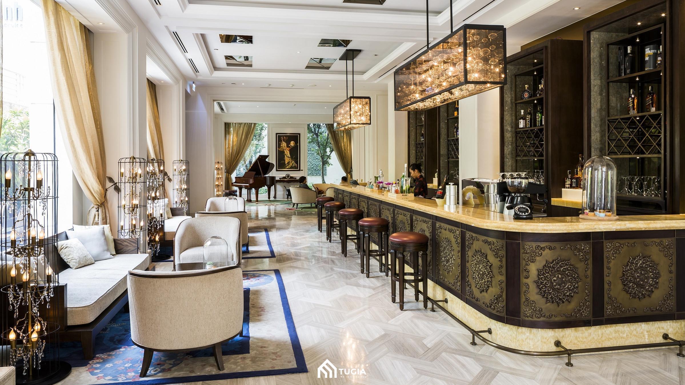 Nội thất gỗ là chất liệu quen thuộc trong thiết kế nội thất Indochine
