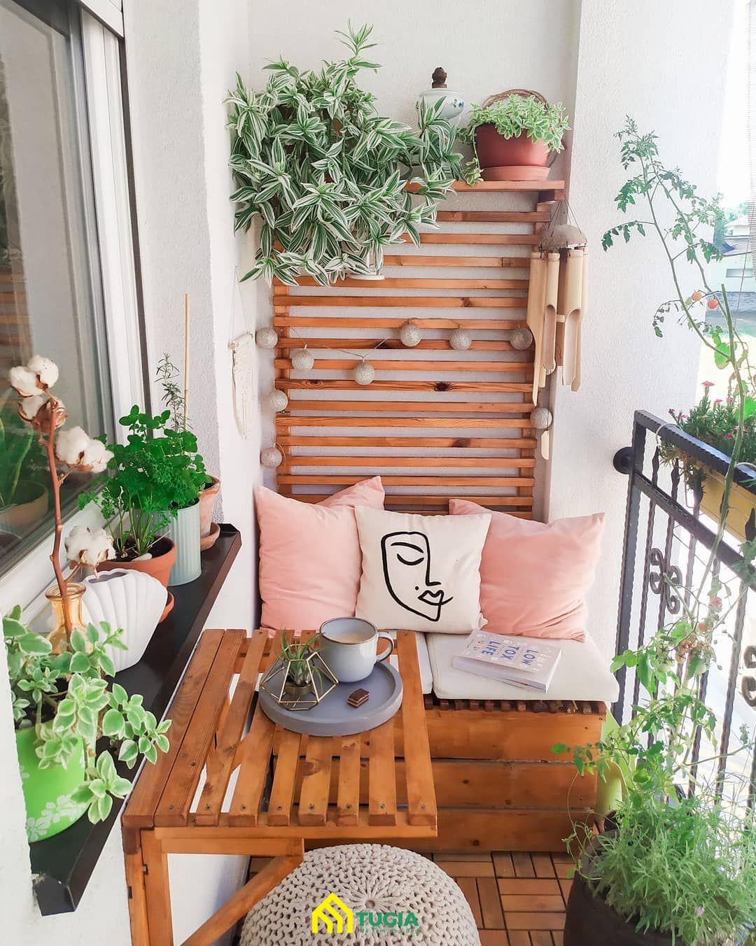 Thiết kế góc đọc sách nhỏ tận dụng hành lang gần gũi với thiên nhiên