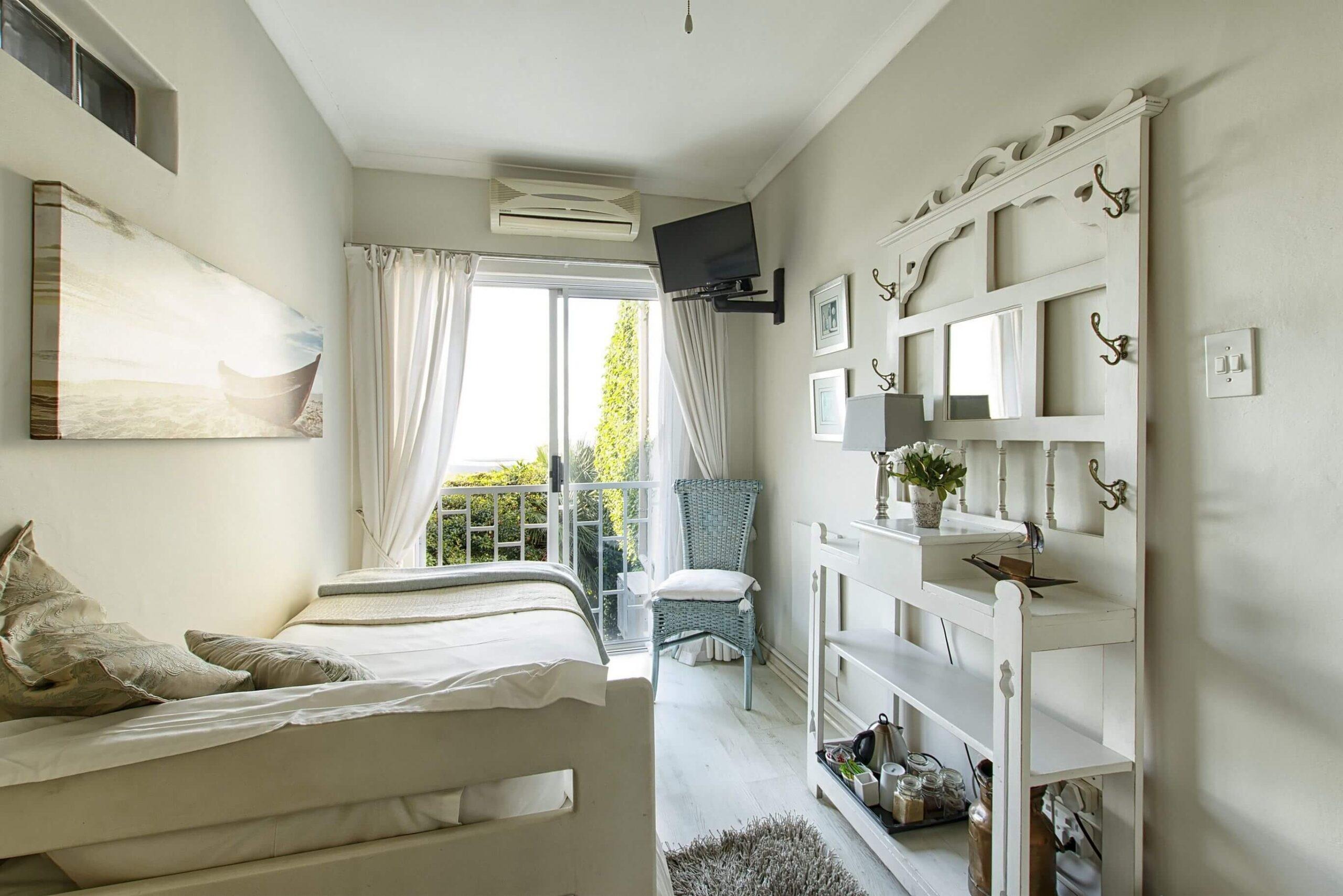 Mẫu phòng ngủ đẹp nhỏ gọn 6m2 cho vợ chồng