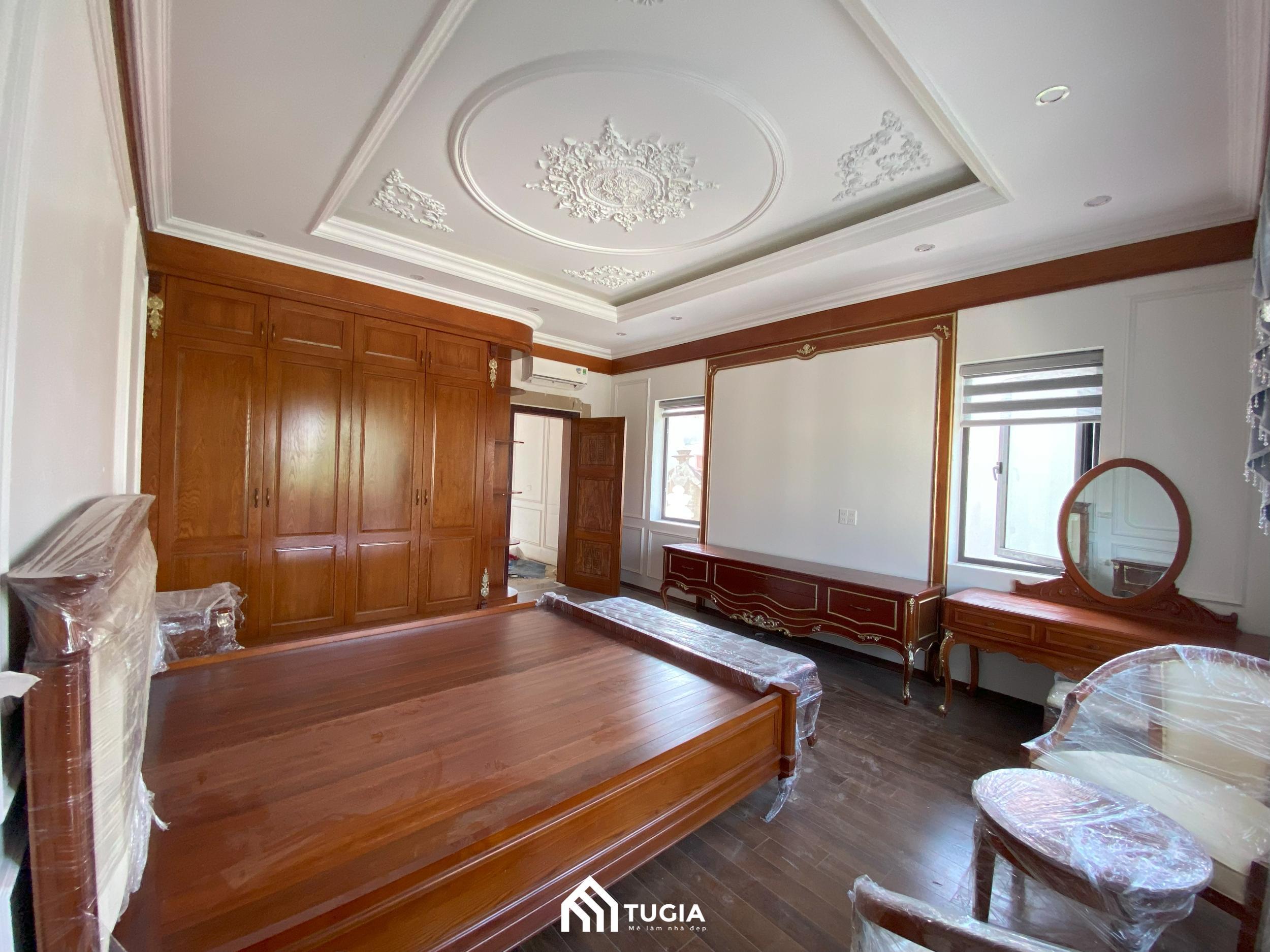 Căn phòng sau khi được cải tạo và hoàn thiện với phong cách cổ điển sang trọng