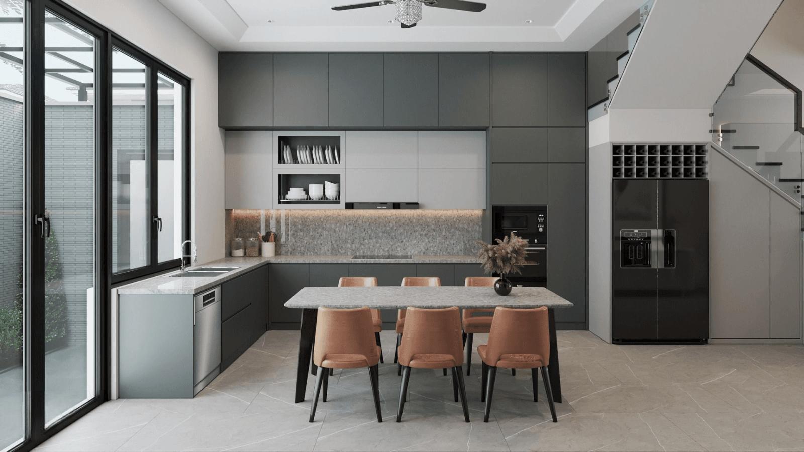 Thiết kế phòng bếp có sân sau để bố trí thêm công năng như sơ chế đồ sống, cất giữ đồ đạc