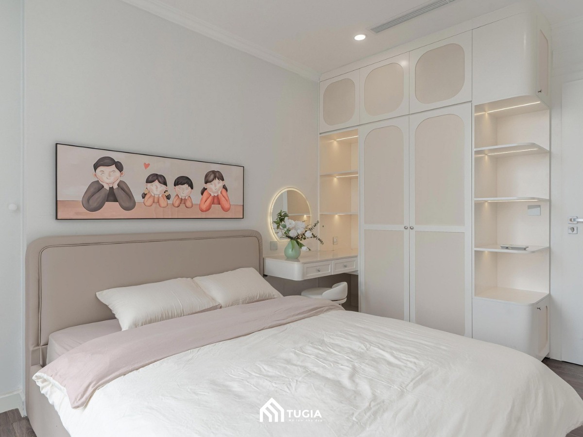 Mẫu bố trí nội thất phòng ngủ master trong căn hộ 3 phòng ngủ 80m2 sẽ có đầy đủ các công năng cơ bản như giường ngủ, tủ quần áo và bàn trang điểm