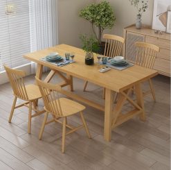 Bộ bàn ăn nhẹ nhàng với tone màu gỗ nhạt