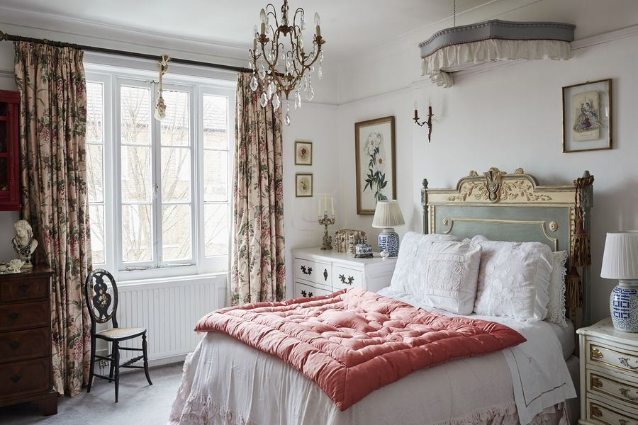 Đồ decor phòng ngủ Vintage đẹp ưa chuộng nhất 2022
