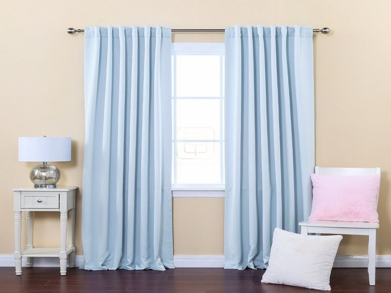 Rèm cửa phòng ngủ nên sử dụng những loại rèm có hoa văn đơn giản