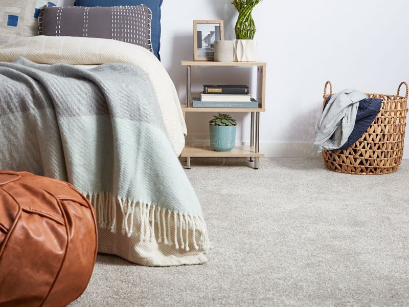 Tùy vào mỗi không gian sẽ lựa chọn thảm decor trang trí phòng ngủ phù hợp