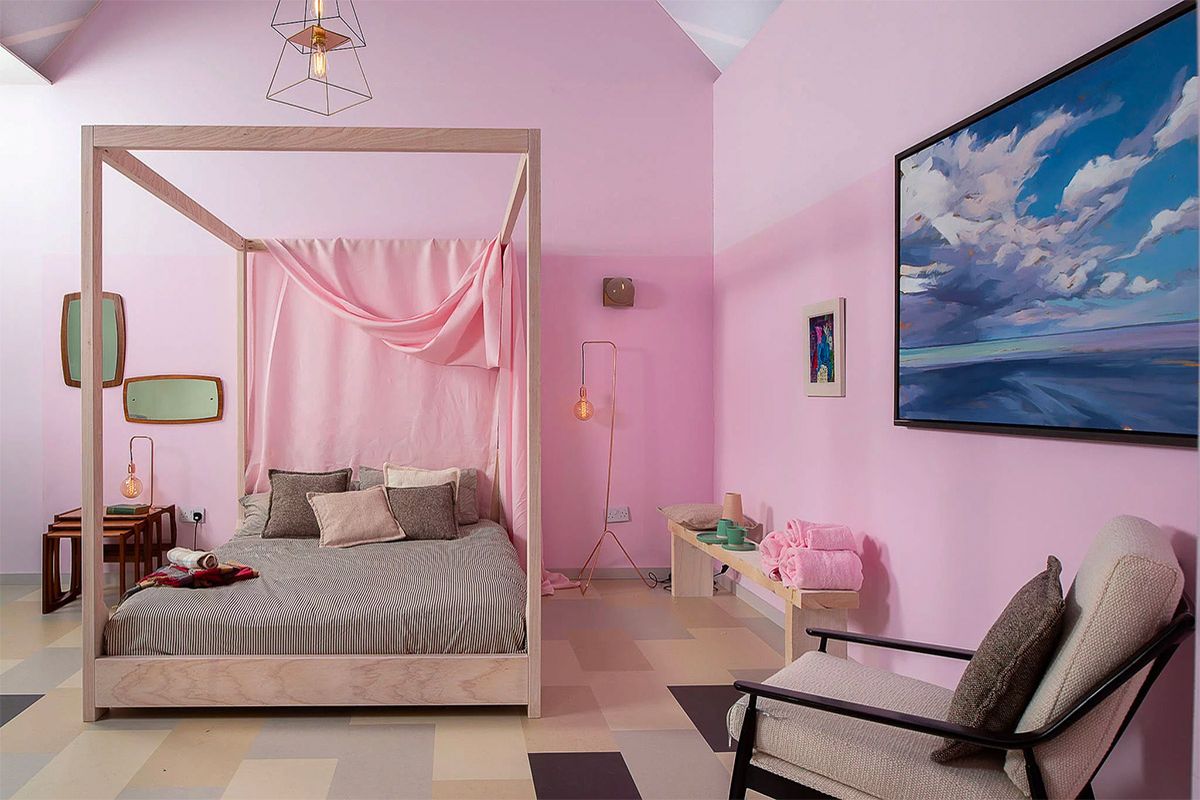 Không gian tiện nghi tinh tế với nội thất thiết kế đơn giản tinh tế kết hợp decor ấn tượng