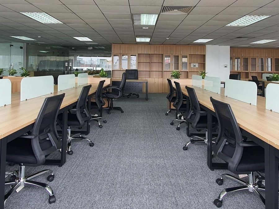 Mẫu thiết kế nội thất văn phòng là khoảng không gian rộng lớn được ngăn thành từng ô