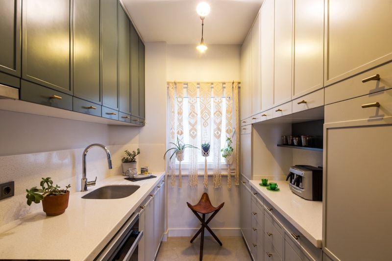 Nội thất phòng bếp đơn giản mà gọn gàng và tiện nghi