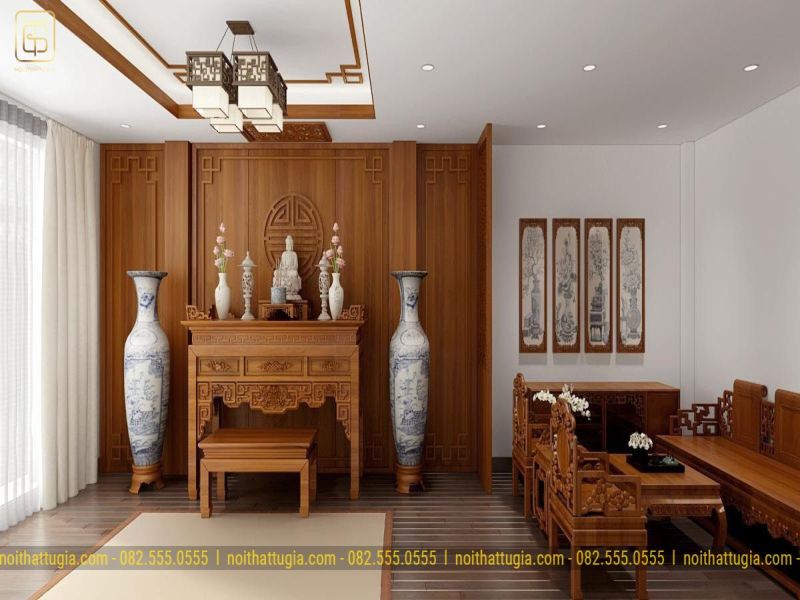 Phòng khách có bàn thờ truyền thống bằng gỗ tự nhiên