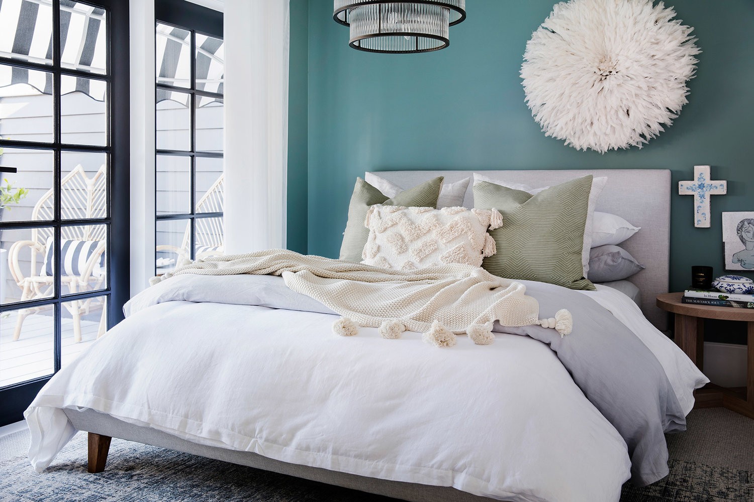 Phòng ngủ màu xanh ngọc đẹp cho nữ