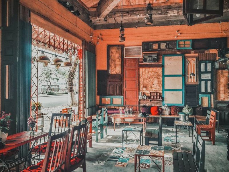 Thiết kế nội thất quán cafe pha lẫn cổ xưa và hiện đại tinh tế