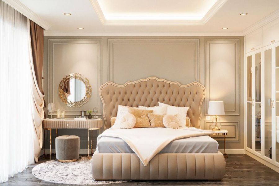 Tone màu vàng sáng chủ đạo trong phòng ngủ phong cách tân cổ điển này tạo nên nét đẹp vừa dịu dàng vừa diễm lệ