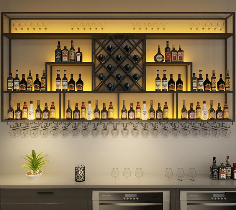 Tủ rượu âm tường được thiết kế sang trọng, tinh tế nhưng vô cùng đơn giản và tiện nghi