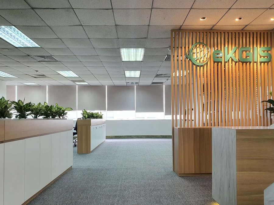 Văn phòng hiện đại thiết kế tinh tế ấn tượng với tông màu thương hiệu cực kỳ nổi bật