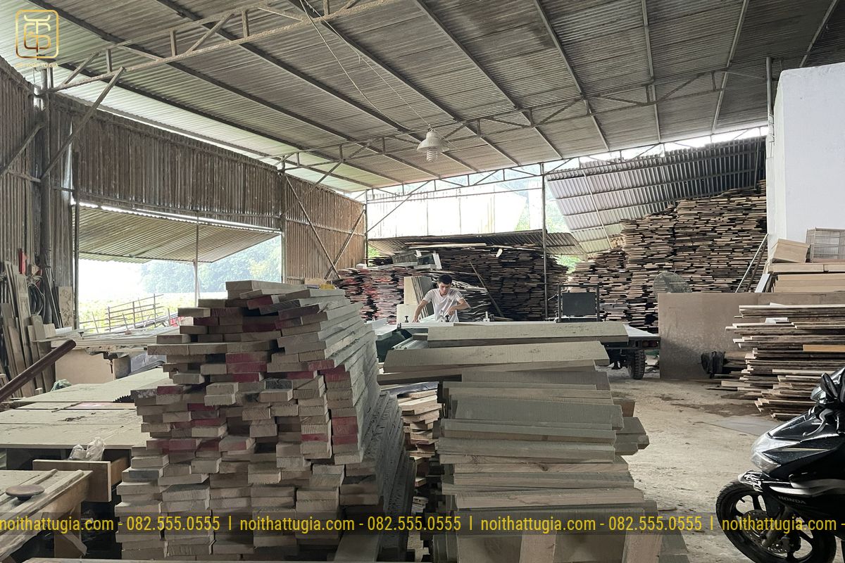 Xưởng sản xuất nội thất gỗ tự nhiên 
