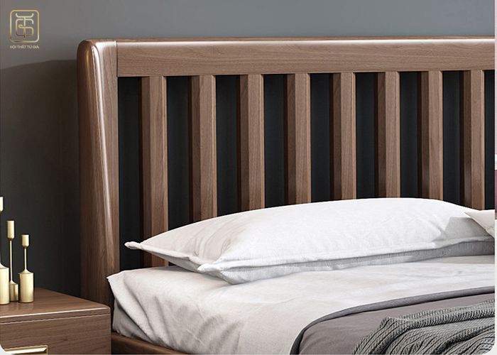 Đầu giường được thiết kế dạng thanh mềm mại tinh tế