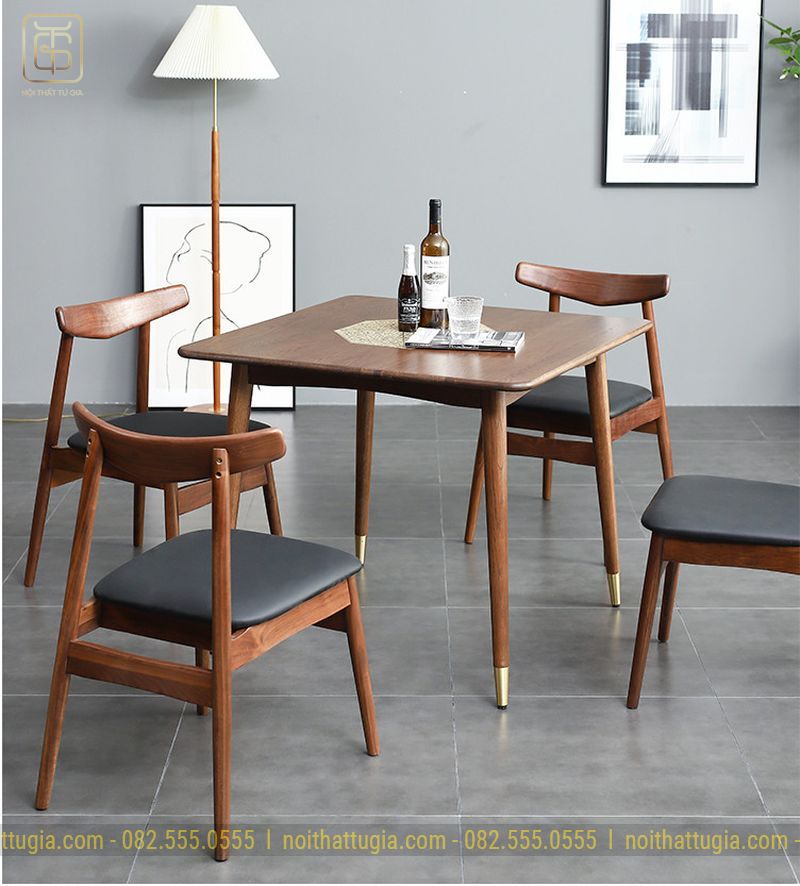 Bộ bàn ăn đơn giản với 4 ghế được thiết kế tinh tế gọn nhẹ