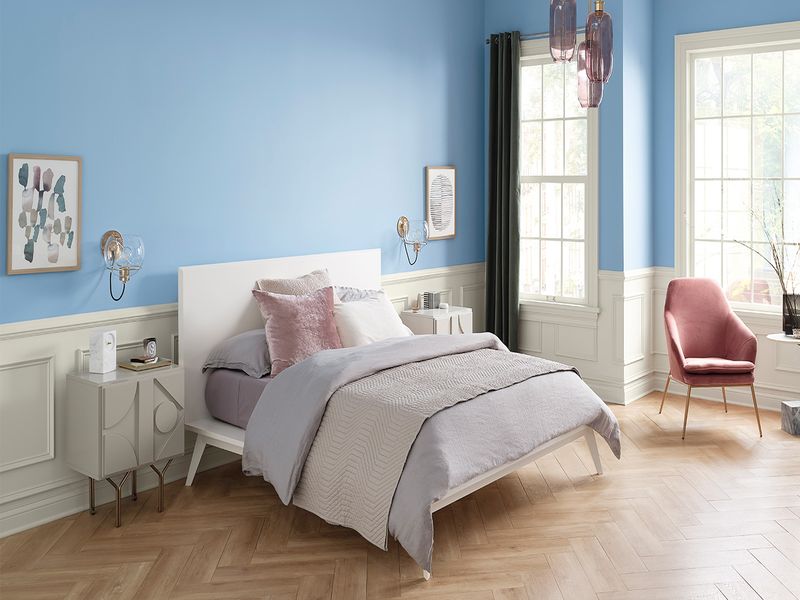 Ngoài sử dụng những màu sơn phòng ngủ với tông màu đậm bạn cũng có thể kế hợp với những tông màu nhẹ